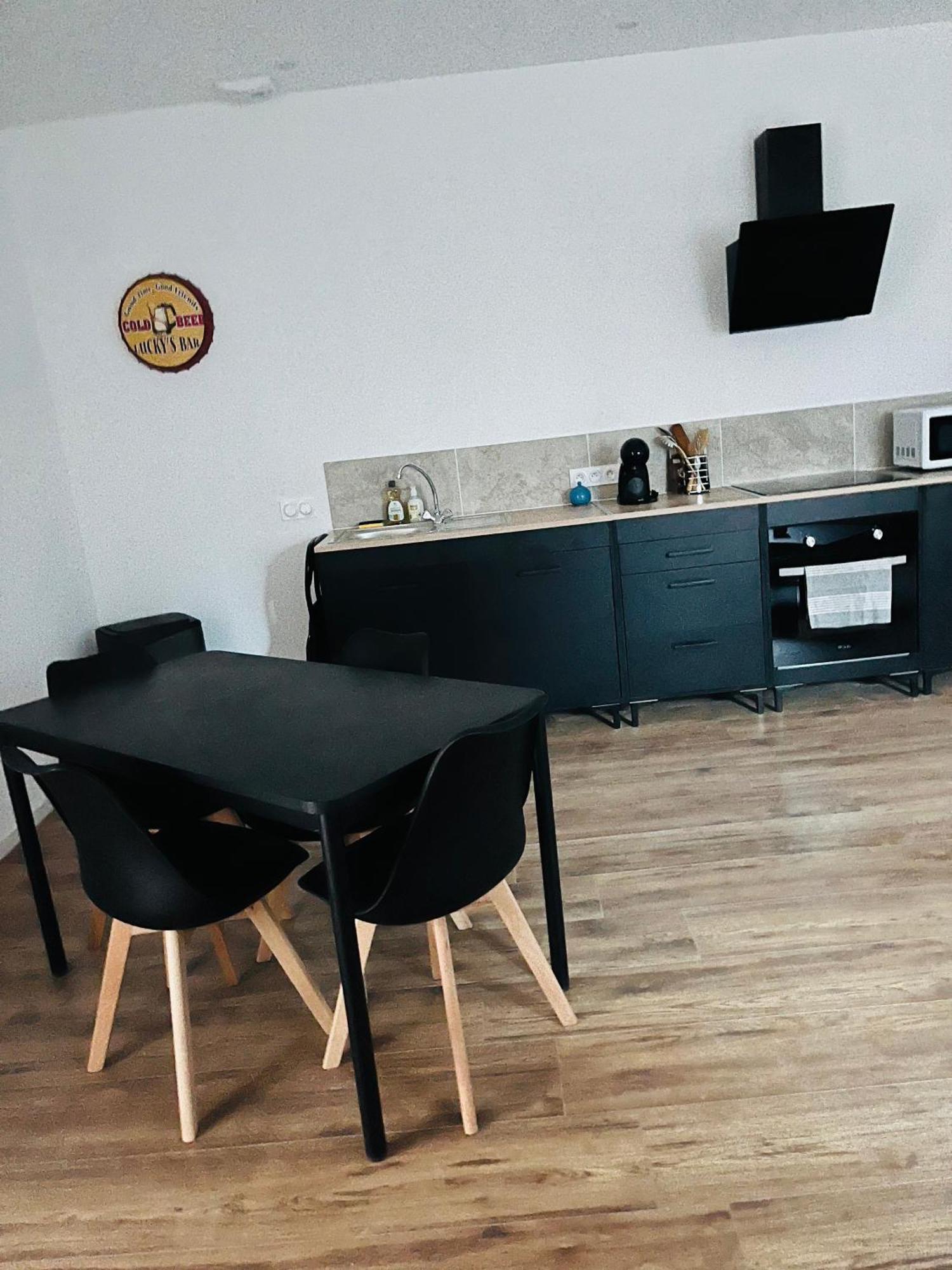 Logements 6 Pers A 15 Minutes D Angers Corné Buitenkant foto